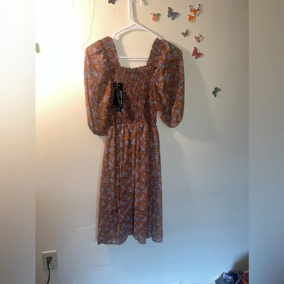 Dress - Picture 4 of 4